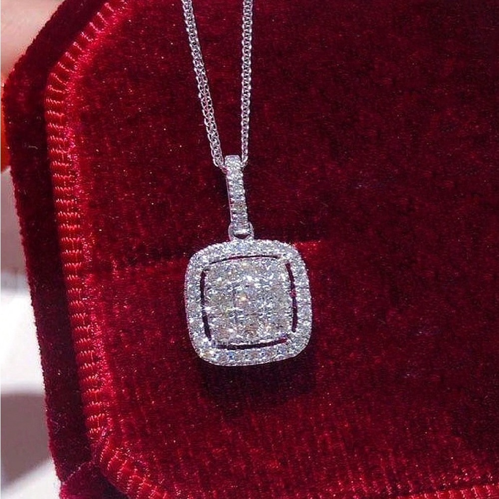 Women's Pendant Necklace